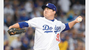 ‘빅게임 피처’ 류현진, PS 첫 경기 완벽투