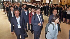 10.4 민관 방북단 귀환…2박 3일 일정 마무리