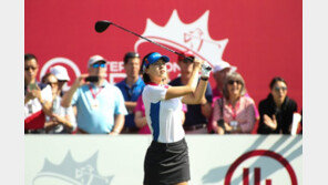 ‘4전 4승’ 전인지, 뒤늦게 합류해 인터내셔널 크라운 우승 이끌다