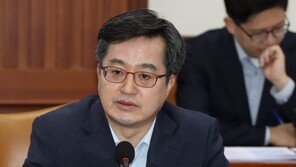 김동연 “일자리 하나라도 더 만들도록 모든 수단 총동원”