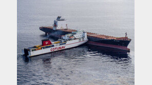 상선 충돌… 기름 유출 비상