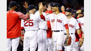 ‘사이클링 히트+역사적 대승’으로 양키스 완파한 보스턴