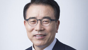 신한금융지주 조용병 회장, 채용비리 혐의로 구속 위기