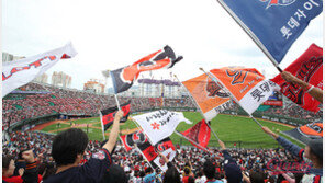 ‘게임차 제로·승률차 4모’ KIA-롯데, 5위 전쟁 끝까지 간다