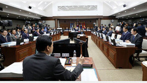 “사실상 종전선언” “안보공백”…국방위, 남북 군사분야 합의서 엇갈린 평가