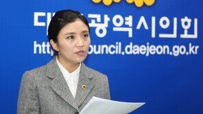 “후보를 쇼에 내보낼 도구 취급”…정치 초년생의 폭로