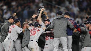 양키스타디움서 2번 샴페인 터트린 보스턴