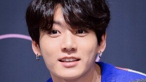[연예뉴스 HOT5] BTS 정국, 안무 연습 중 발꿈치 부상