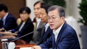文대통령 국정수행 지지율 62.9%…2주째 평행선
