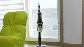 [리뷰] '청소전(戰)을 승리로 이끌 무기' 일렉트로룩스 퓨어 F9