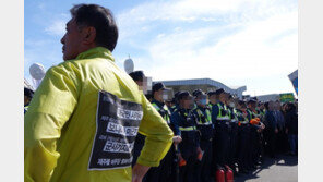 “평화시대 역행”…제주 관함식 반대측, 경찰과 ‘충돌’