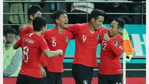 ‘황의조-정우영 골’ 한국, ‘세계 5위’ 우루과이에 사상 첫 승
