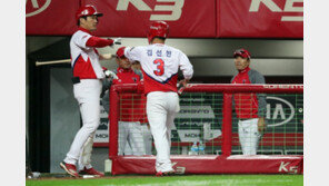 KIA, 롯데 꺾고 5위 확정· 3년 연속 PS 진출…넥센은 3위 도전 계속