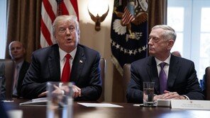 트럼프, 매티스 교체 가능성 시사…“어느시점엔 모두 떠나”