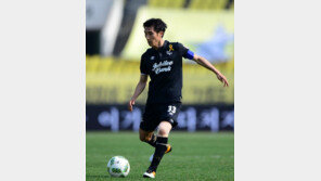 축구 국가대표 출신 장학영, 승부조작 혐의 구속 “5000만 원 건네며…”