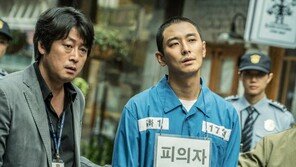 영화 ‘암수살인’ 박스오피스 1위…2위 ‘베놈’-3위는 ‘미쓰백’
