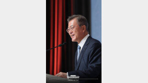 나경원 “문재인 대통령, 촛불 타령 그만…오만함 극에 달해”