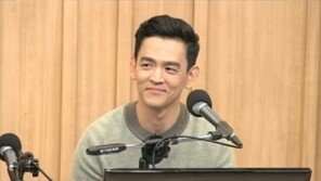 “합성 아냐? 이게 무슨 일”…존 조 ‘컬투쇼’ 등장에 누리꾼도 ‘화들짝’