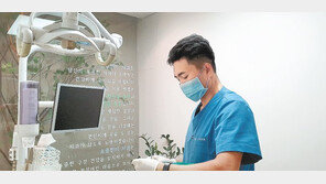 길어지는 노년… “틀니보다 임플란트하세요”