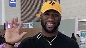 KT 웃게 한 로하스, 웃으며 갔지만…