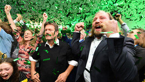 獨 기사당, 텃밭 바이에른서 참패… “독일 정치에 지진 일어났다”