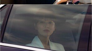 ‘남자친구’ 송혜교 첫 스틸…부드러운 카리스마 호텔 대표 변신