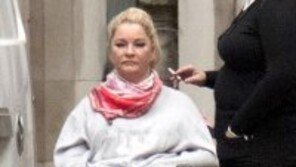 성관계 중 하반신 마비된 영국 여성 ‘침대 회사’에 15억 손해배상 소송