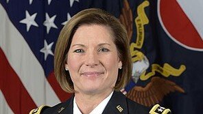 美육군 전력사령부, 사상 최초 ‘여성 사령탑’ 세웠다