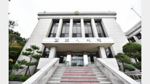 동사무소 직원 시켜 모친 팔순잔치 초청장 돌린 김포시의원