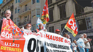 佛노조 ‘습관적 反정부 시위’ 자충수… 조합원 등돌려 힘빠졌다