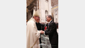 파롤린 “평화기도에 주님 꼭 응답해야”…文대통령 “꿈만 같아”