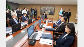 한은 기준금리 동결…“성장세 지속, 물가 압력 크지 않아”