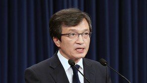 靑 “CVID, ‘완전한 비핵화’와 다르지 않아…유연하게 받아들인 것”