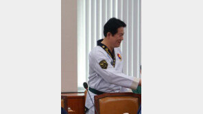 태권도복 입고 국감장 참석? 이동섭 의원 이색복장에 ‘깜짝’