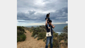 ‘우리 너무 행복해’…김태용♥탕웨이♥썸머 가족사진