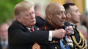 퇴역 해병에게 명예훈장