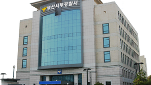 영업 끝난 편의점 자동출입문 따고 침입 현금 훔친 10대