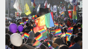 ‘불허’에도 강행한 해운대 퀴어축제·반대집회 둘다 법적조치