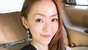 김윤아, 가사 무단도용 의혹 제기 “모르는 사이 내 가사가 책에 쓰였다”