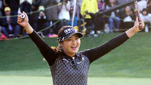 이정은 또 메이저 트로피… 상금 선두로