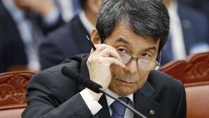 산업은행 회장 “한국지엠 철수설, 납득할 수 없어”