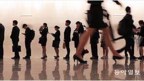 은행권 하반기 공채부터 필기시험 도입…취업 성공 전략은?