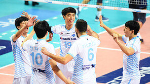 대한항공 3연승·우리카드 3연패, 엇갈린 희비