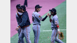 [준PO3] 승장 한화 한용덕 감독 “선수들 모두 포기하지 않았다”