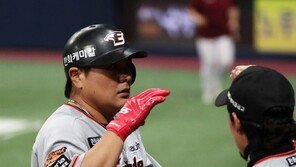 김태균의 당부 “후배들아, 강한 이글스를 만들어라”