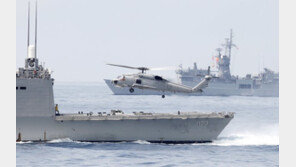 美 군함 2척, 중국 보란 듯 대만해협 통과