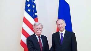 볼턴 “美, 北 핵공격하려 안했다…비핵화 협상 계속”