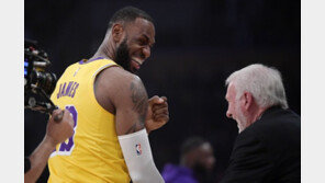 첫승 어렵네… ‘킹’ 르브론의 레이커스, 개막 3연패