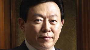 신동빈 통큰 결단…롯데, 향후 5년간 50조 원 투자·7만 명 고용