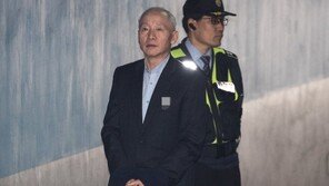 ‘특활비 상납’ 혐의 남재준 등 전직 국정원장 3명 항소심서 징역 5~7년 구형